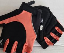 New cycling gloves with tag