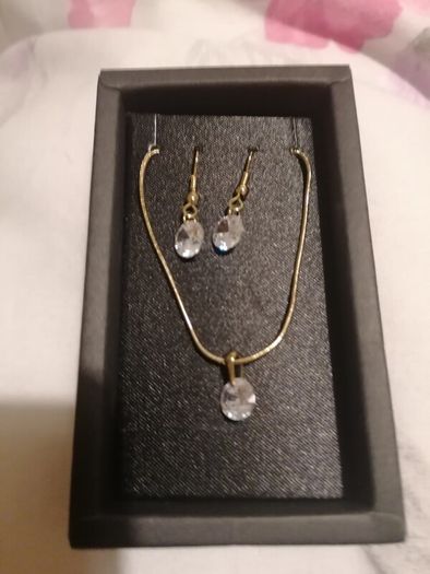necklace and earrings set