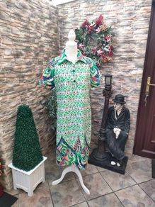 Vintage 60s 70s green Peacock print Shirt dress small medium