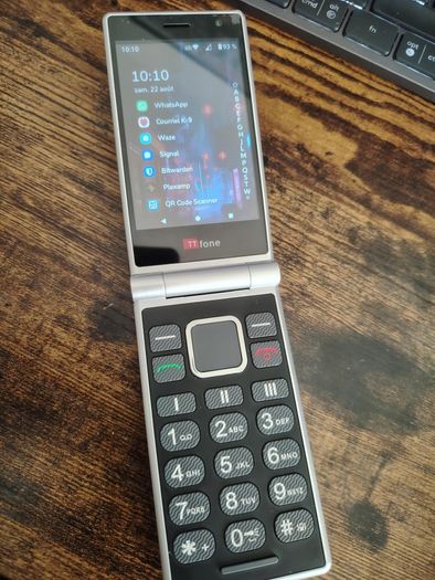 TT Phone 4G android like new. box. warranty. invoice