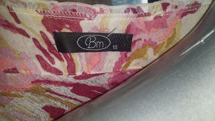 Bm lovely summer blouse size UK18 EUR46 postage included