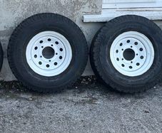 Land Rover Defender wheels and tyres BF Goodrich ko 265 75r16 f goodrich ko 265 75r16