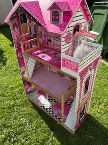Kidkraft Dolls House
