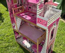 Kidkraft Dolls House