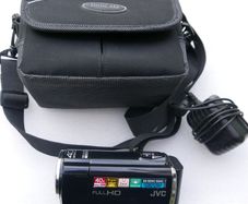 JVC Full HD Camcorder JVC Everio GZ-E15BE Camcorder 4Gb SD Hybrid 40x Optical Zooms and carry case