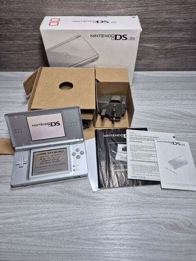 Boxed Nintendo DS Lite Silver - Very Good Condition - 3 Game Official Charger