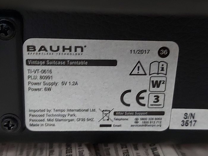 BAUHN Vintage Suitcase Turntable, Model TI-VT-0616, in very good condition