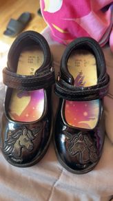 girl black shoes