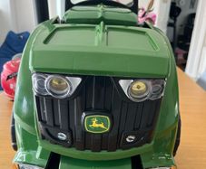 John Deere Kids Tractor Engine Worktable