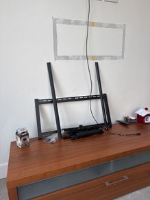 SANUS Extending wall bracket large tv