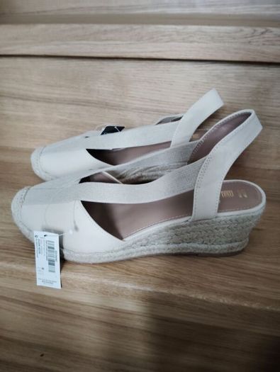 NEW.women sandal.size40
