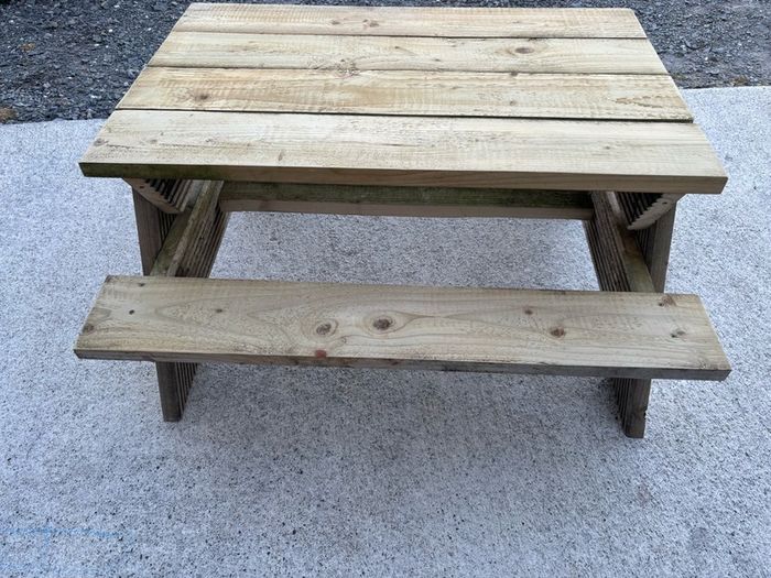 childrens picnic bench
