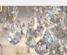 Crystal pendants with connectors