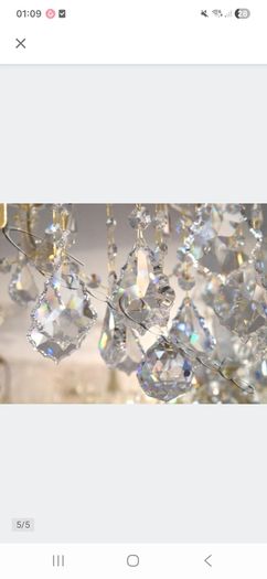 Crystal pendants with connectors