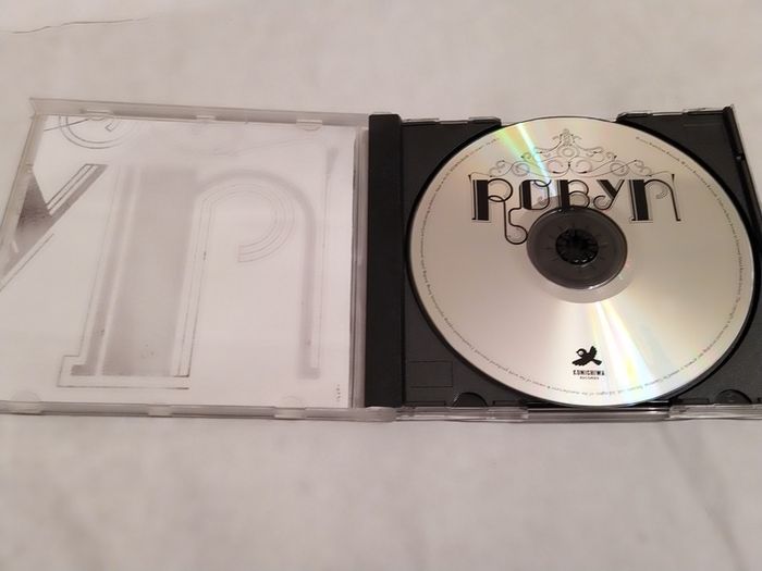 Robyn Cd