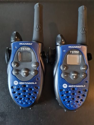 Motorola T5720 FM Walkie Talkie 2 Way Radio