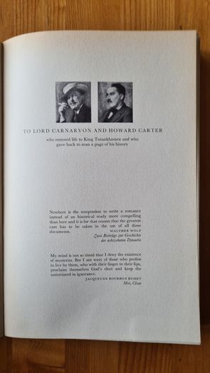 Tutankhamen. Penguin Book. VINTAGE FIRST EDITION 1965. Paperback In Good Condition.