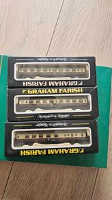Graham Farish N gauge British Railways (BR) Mark 1 passenger coaches