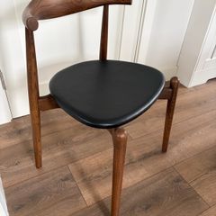 6x Walnut and leather dining chair