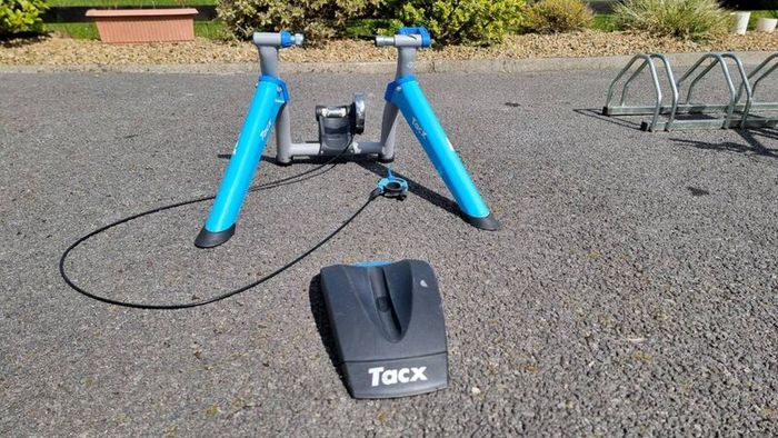 Trax Turbo Smart Trainer with Training Wheel