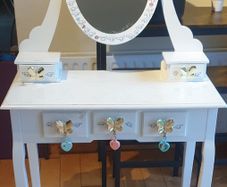 vanity table