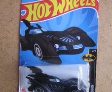 Hot Wheels Batman Forever Batmobile New