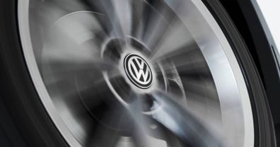 Self-leveling wheel caps for your VW Golf