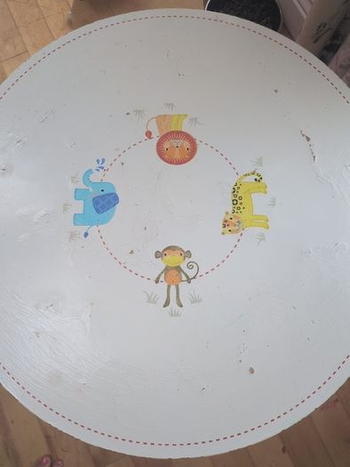 kids table and chair