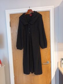 Monsoon Black  Long Boucle Kinit Coatigan.    S. 14.
