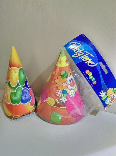12 x Birthday Hats & Cups