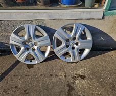 17" Hub caps.