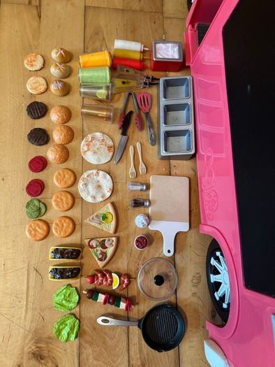 Food truck - our generation doll