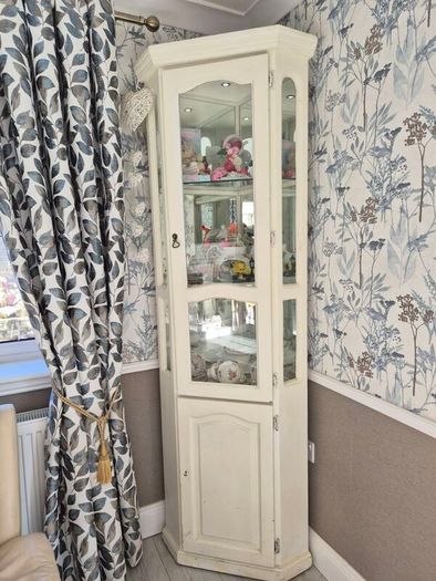 Dresser and corner unit