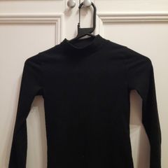 Black top girls size 8-9 years