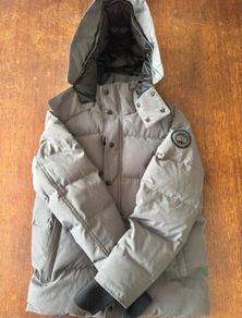 Genuine Canada Goose Wyndham Parka in Graphite/Grey.