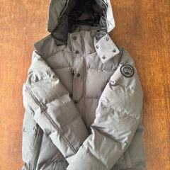 Genuine Canada Goose Wyndham Parka in Graphite/Grey.