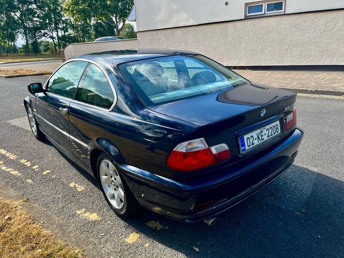 BMW 320i coupe