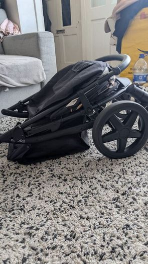Beautiful Lionelo Stroller - Excellent Condition