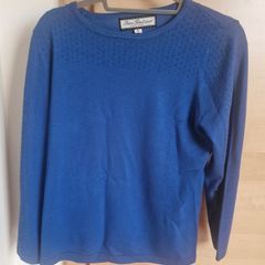 Blue knitted top NEW