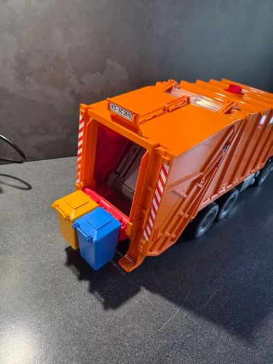 Garbage Truck