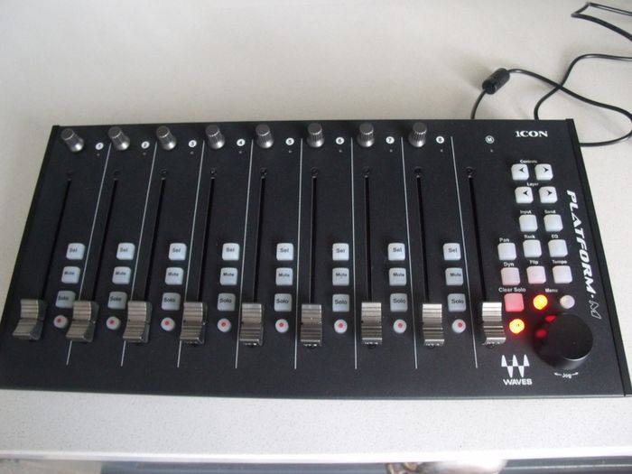 icon pro audio  Platform M+ Midi/audio DAW controller with motorized faders - As new