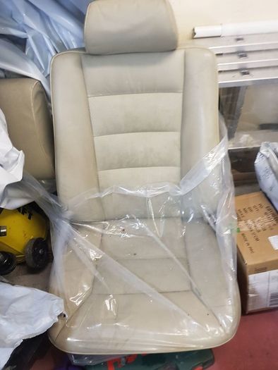 Mercedes  CE W124 Cream Leather seats