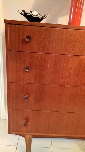 Mid Century Vintage Chest of Drawers