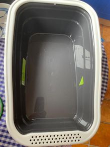 Cat litter tray