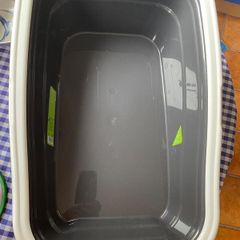 Cat litter tray