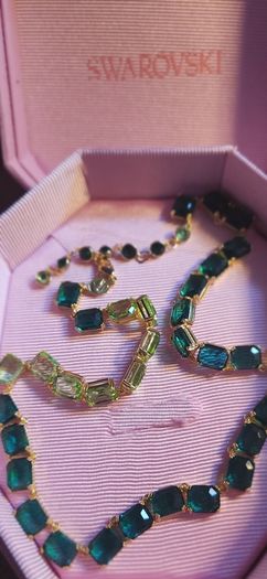 swarovski emerald green necklace