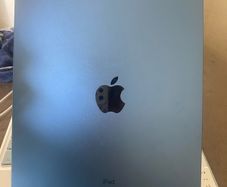 apple ipad 10.9 generation 2022 64gb including cover and Bluetooth keyboard as well as charging cable