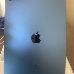 apple ipad 10.9 generation 2022 64gb including cover and Bluetooth keyboard as well as charging cable