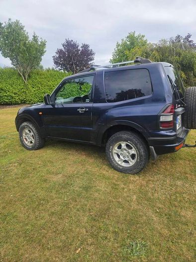 2002 Mitsubishi Pajero