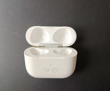 Apple Airpods A2566 3rd Gen MagSafe Case